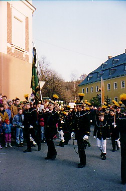 Abmarsch der Parade in Richtung Poststraße