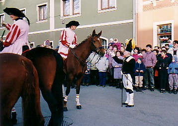 - Rathausplatz - Stellen der Parade