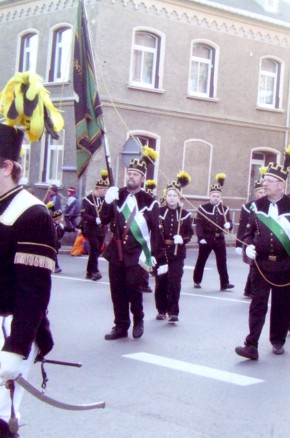 Bergbrüderschaft Thum - Fahnengruppe - (Kreuzung B95 - Poststraße)